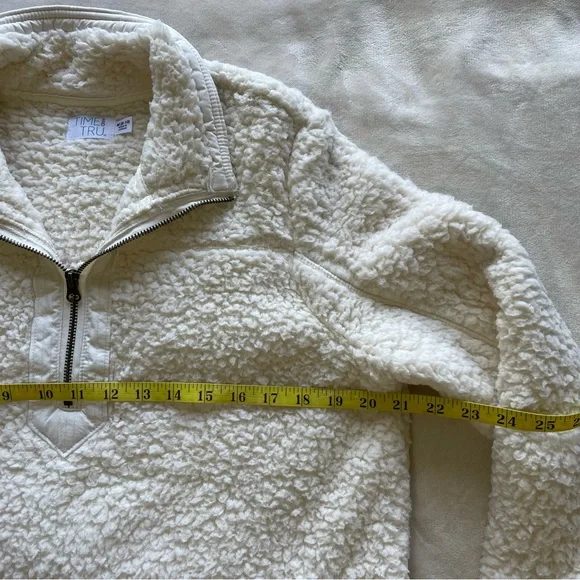 Cream Sherpa Pullover size Medium - Picture 7 of 14